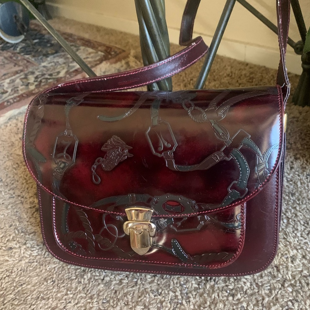 Transocchi  beautiful embossed leather handbag made in Italy . Impeccable design